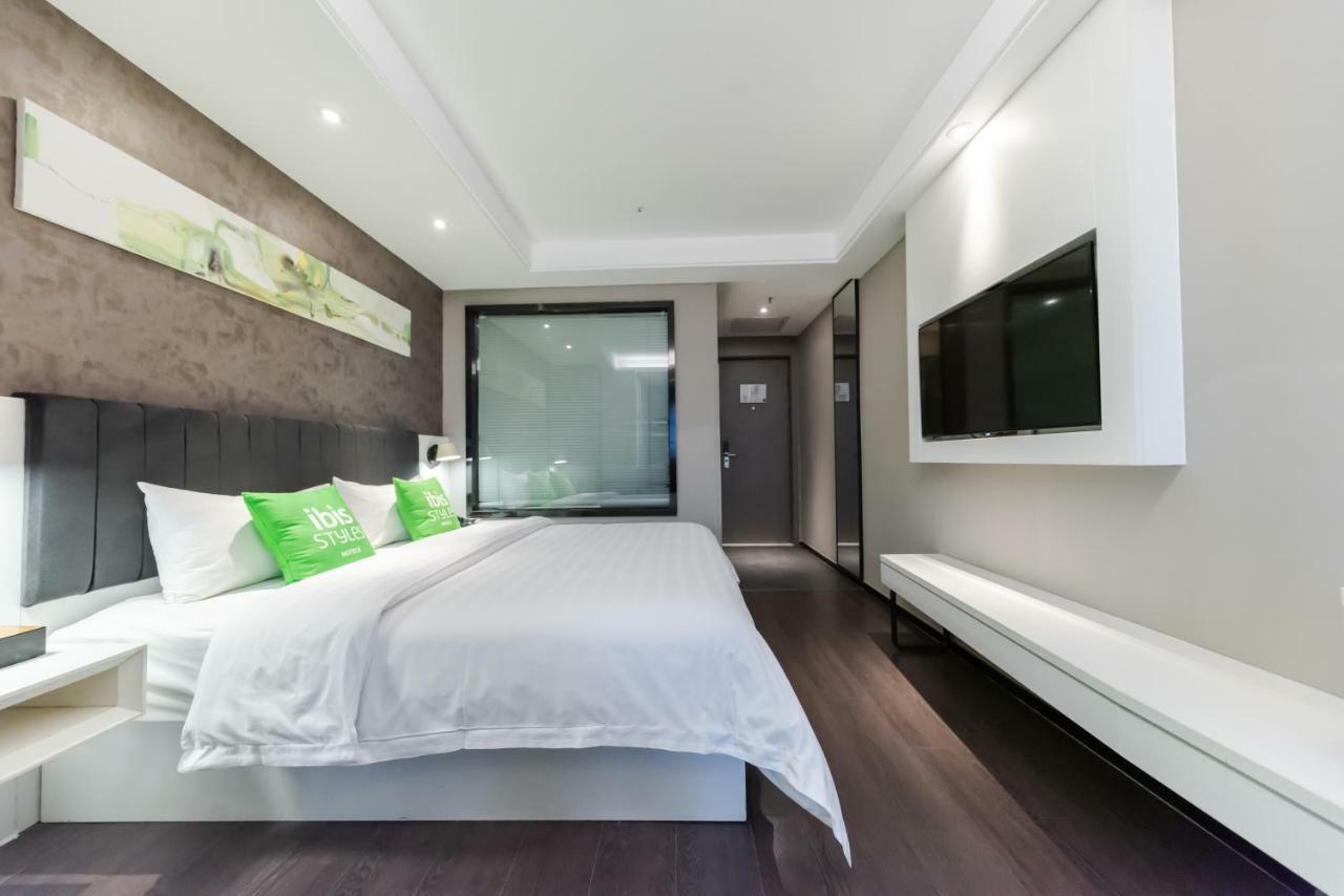 Ibis Styles Suzhou Nanmen Metro Station Hotel Екстер'єр фото